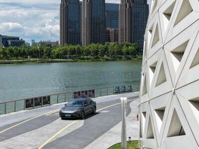 hz/汽车拍摄/几何水岸车场1